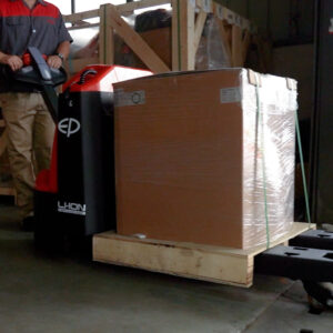 Pallet-truck-wpl202-trong-kho-hep