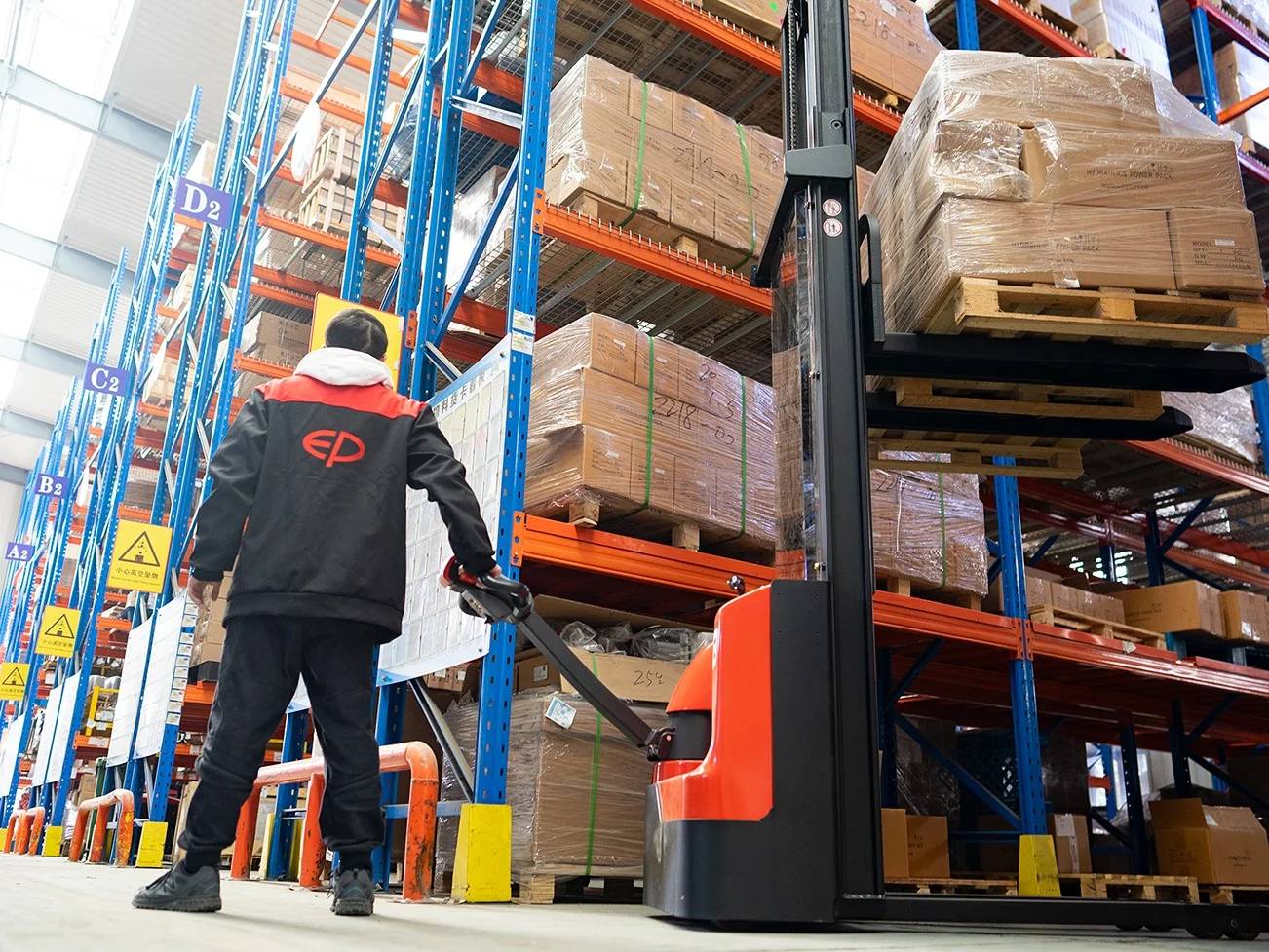 Xe Nâng điện Cao 2